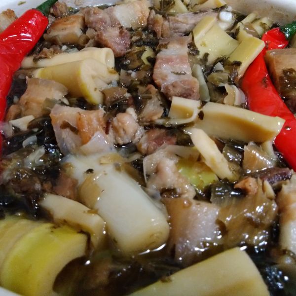 超級下飯😋桂竹筍燉肉 : 蘿蔔頭一起做