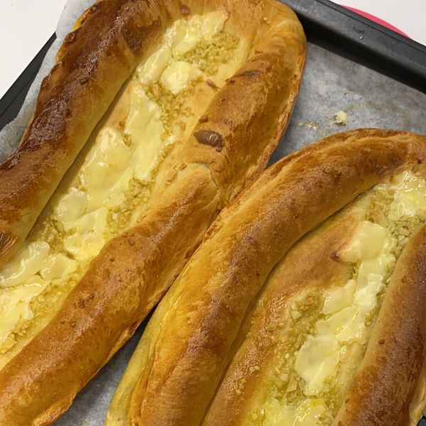 奶油香蒜麵包
簡易。家常烘焙。早餐：Sara Lam 一起做