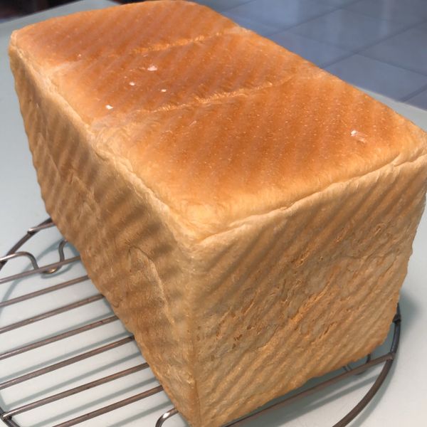 吳寶春金牌牛奶吐司(水合法，夏天不升溫) : 草莓慕斯一起做