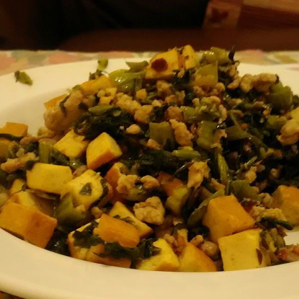 豆干丁肉絲炒雪裡紅：yzui 一起做