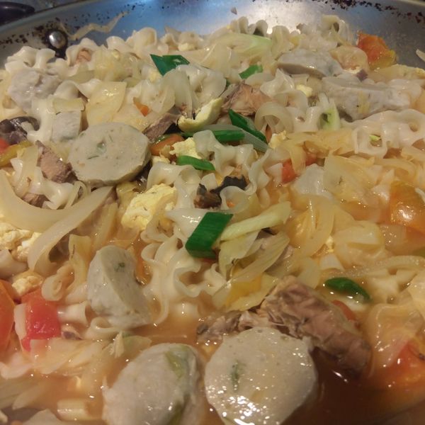 鯖魚罐頭煮麵 : 蔡慶幸一起做