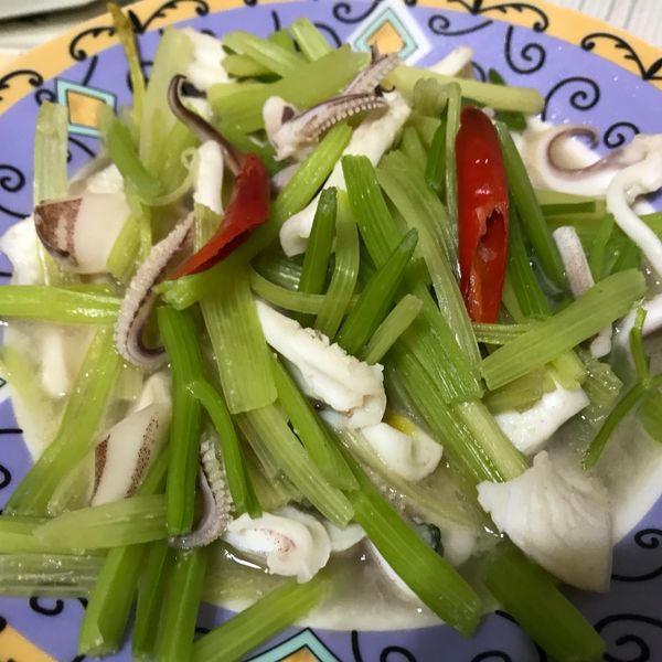 芹菜炒透抽 : Yun-Ru Liu一起做