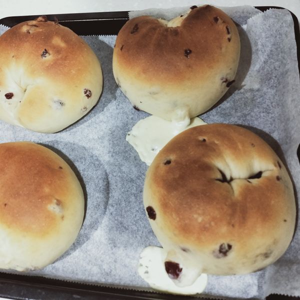 【香濃柔軟】蔓越莓奶油乳酪麵包捲：令 一起做