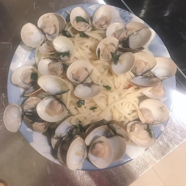 清炒蒜香蛤蜊義大利麵 : 安安一起做