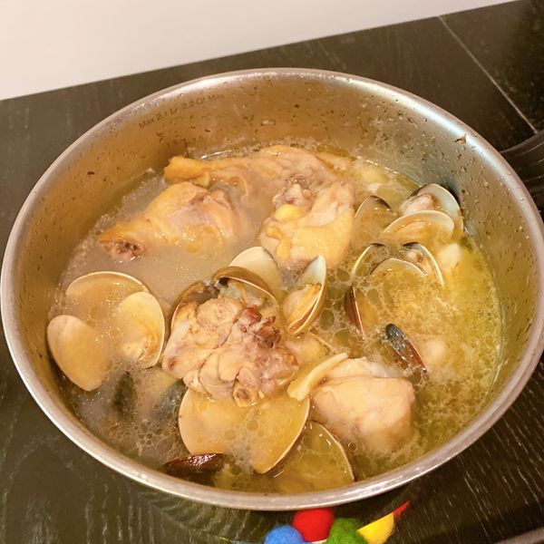 蒜頭蛤蜊雞湯 : N4Neko一起做