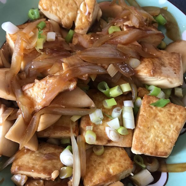 洋蔥鮑菇燒豆腐 : Mei Chin Ho一起做