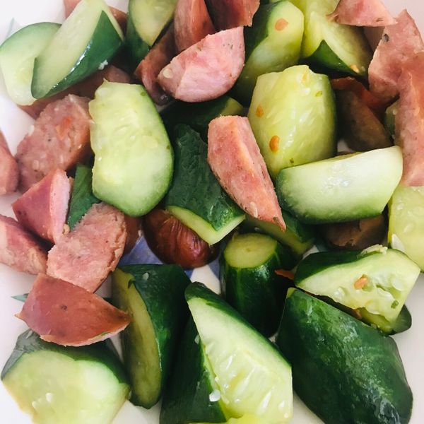 香腸炒小黃瓜：ElizabethJunior 一起做