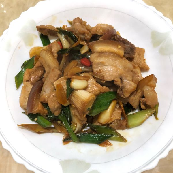 蒜苗炒五花肉 : 吳小昭一起做