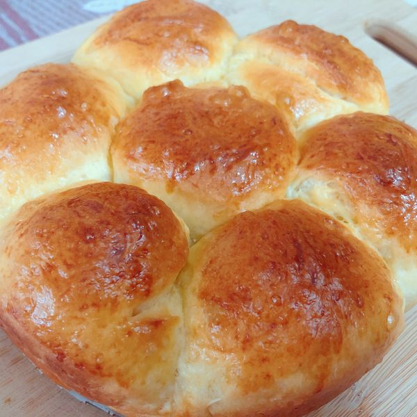 鬆軟香濃奶油小餐包 【手搓麵糰 直接法】：Erin Mai 一起做