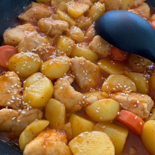 韓式馬鈴薯燉雞：wendyceliacook 一起做