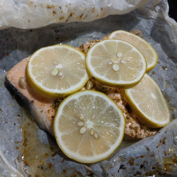 義式香草檸檬紙包鮭魚*懶人料理* : Isa一起做