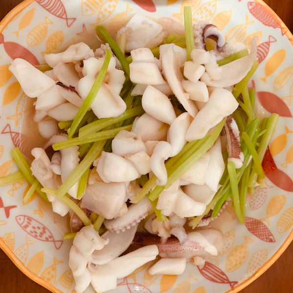 沙茶透抽炒芹菜：胡恺玲 一起做