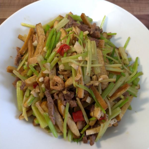 芹菜炒豆乾 : weiwei一起做