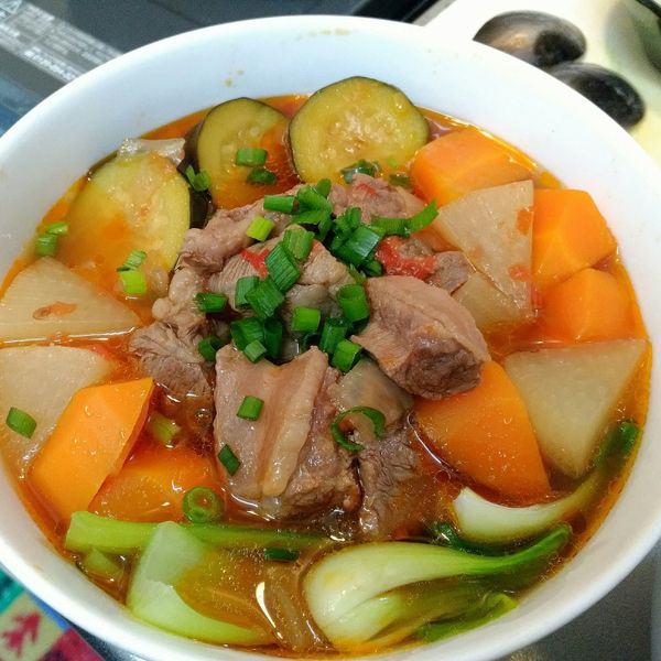 番茄牛肉麵【萬用鍋版】 : Chung-Ping Kao一起做