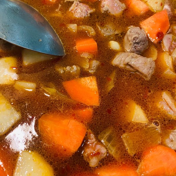 快速完成～美味牛肉燴飯、牛肉麵：詹靈兒 一起做