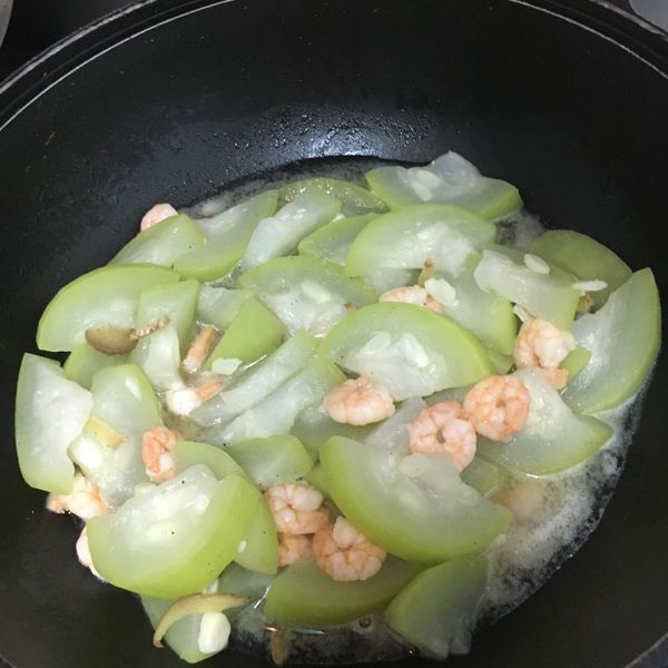簡單的美味料理~蝦仁燴絲瓜 : 韓璿一起做