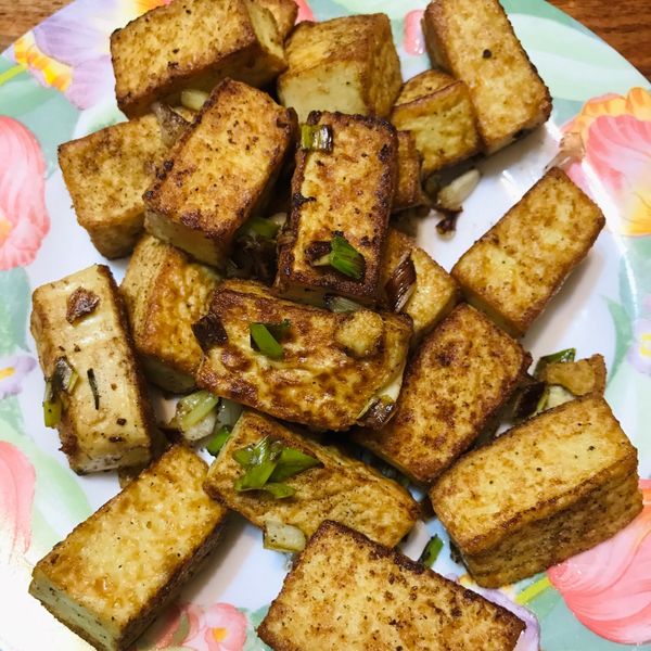 香煎椒鹽雞蛋豆腐丁 : 🍭炸蝦的美食星空一起做