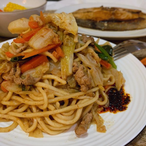 經典台式肉絲炒麵(超好吃) : momofon一起做