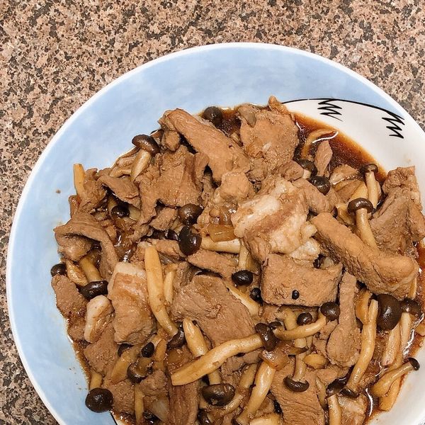 薑燒菇菇豬肉:peipeimei 一起做