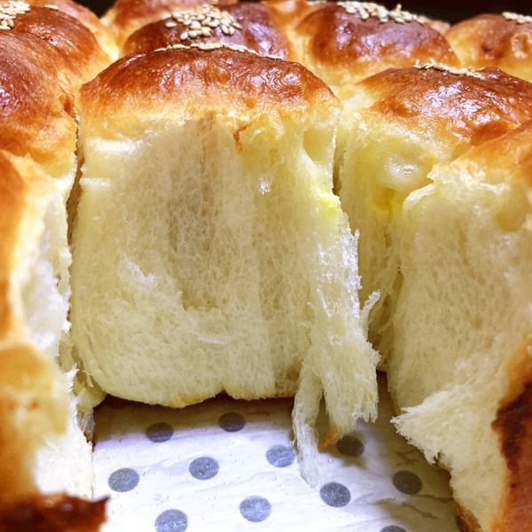 鬆軟香濃奶油小餐包 【手搓麵糰 直接法】：曾joy 一起做