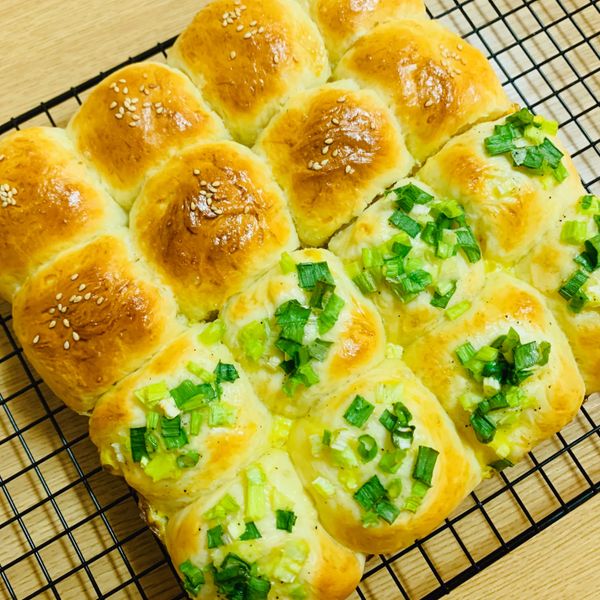 鬆軟香濃奶油小餐包 【手搓麵糰 直接法】：Colehsu1103 一起做