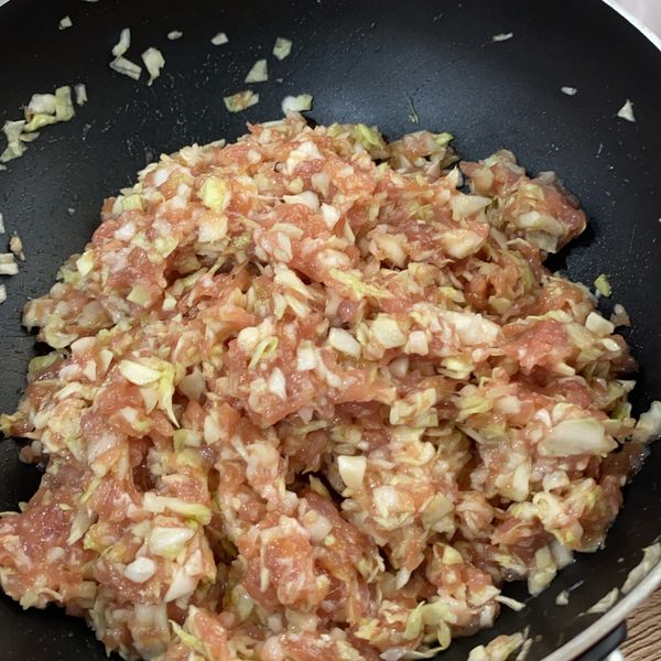 高麗菜豬肉水餃：謝孟玲 一起做