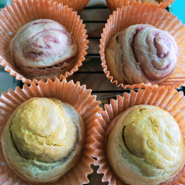 彩虹芋頭蛋黃酥 : 鮭鮭一起做