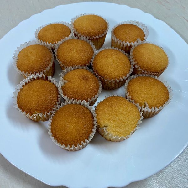 蜂蜜杯子蛋糕 : KK一起做