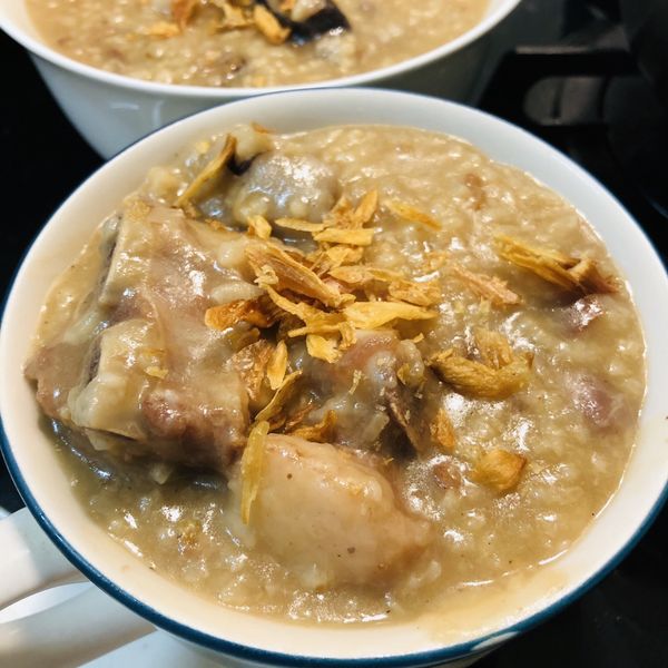 Amy上菜♥古早味芋頭排骨粥 : Hsu Rolli一起做