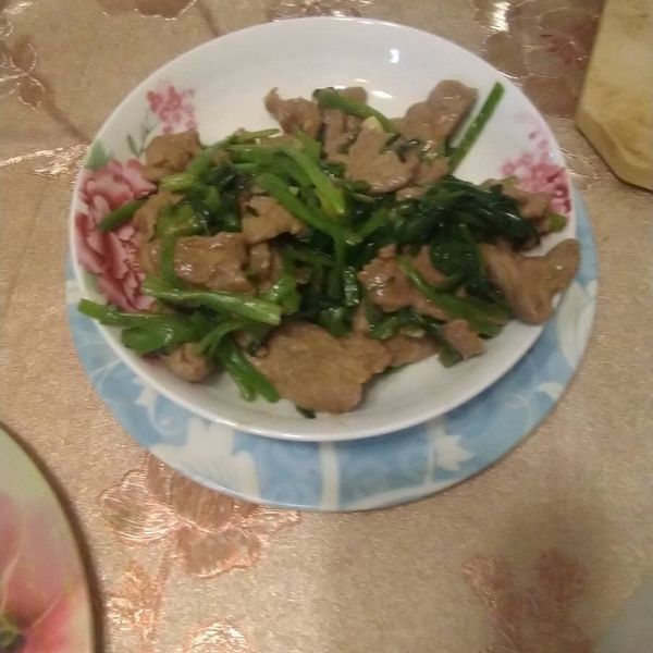 牛肉炒空心菜：Cuty Chen 一起做