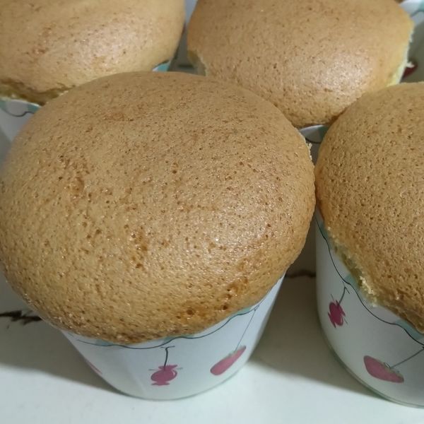 撞牆n次的戚風杯子蛋糕（附失敗案例分析）：蔡小妞 一起做