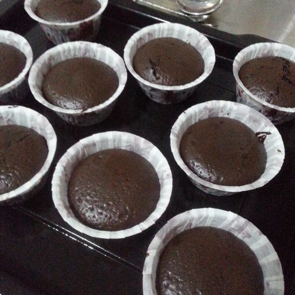 爆漿巧克力蛋糕-令人垂涎的好滋味!：鄭婷 一起做