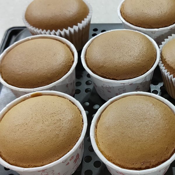 撞牆n次的戚風杯子蛋糕（附失敗案例分析）：Candy 一起做