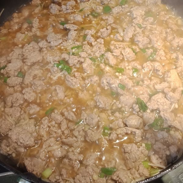 金針菇味噌肉燥 : 艾曼達一起做