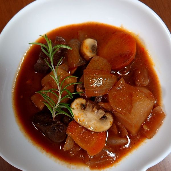 紅酒燉牛肉(一鍋到底) : tsyrfarn一起做