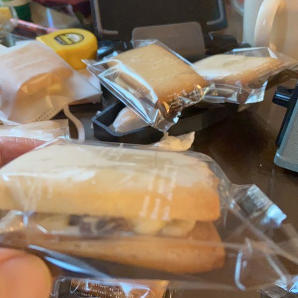 六花亭 蘭姆葡萄夾心餅乾 : Gigi in Montreal一起做