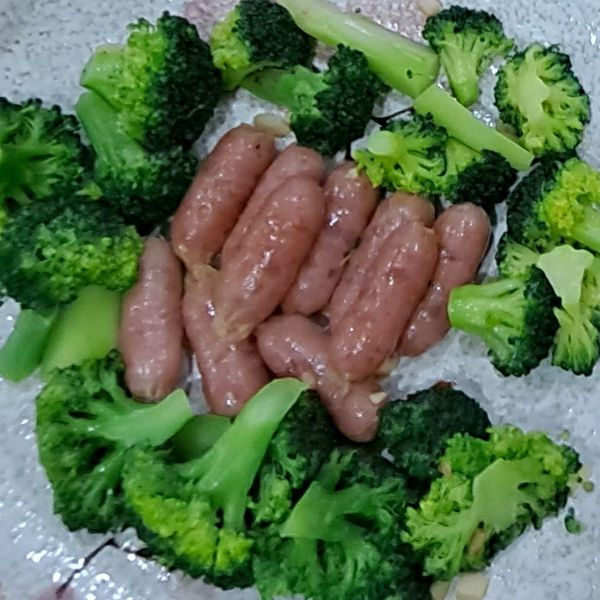 花椰菜小香腸 : mei一起做