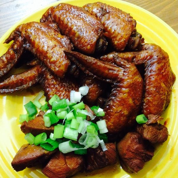 ＜大吟釀薄鹽醬油＞滷雞翅：ATai 一起做