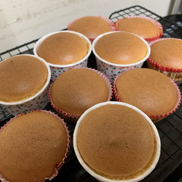 撞牆n次的戚風杯子蛋糕（附失敗案例分析）：啾啾食控 一起做