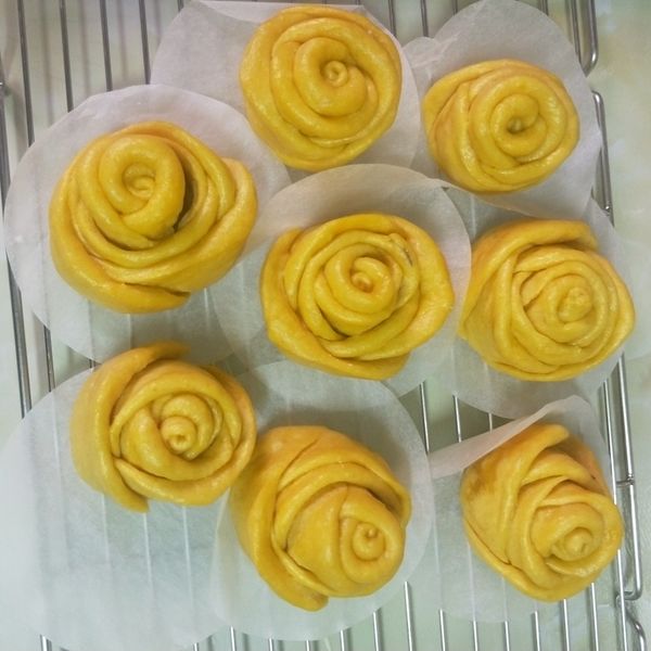 金黃南瓜玫瑰花饅頭：呂燕子 一起做