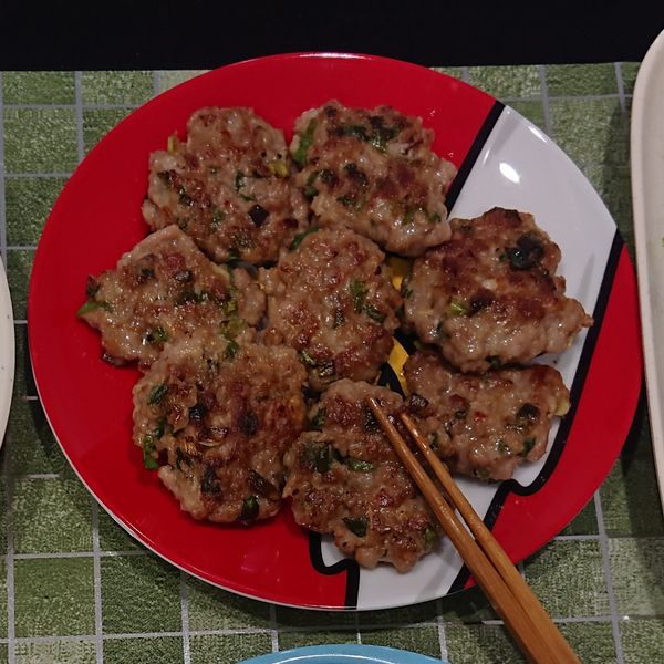 香蒜蔥香胡椒肉餅：半月 一起做