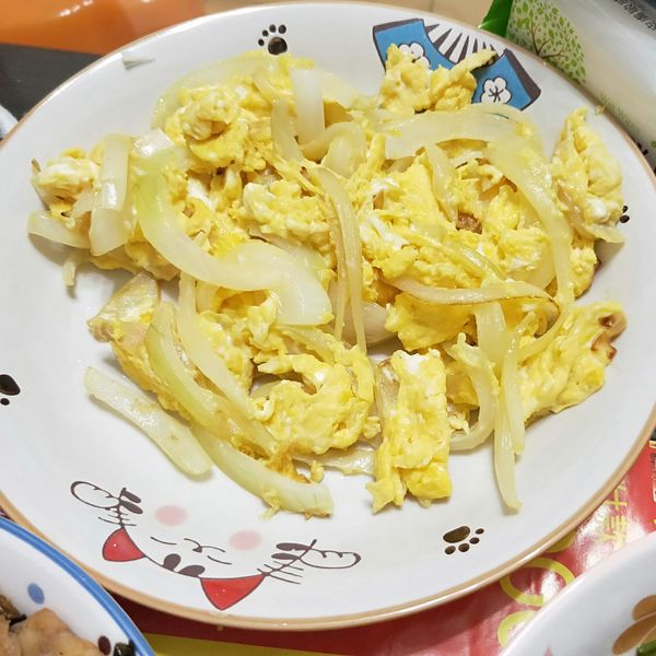 洋蔥炒蛋 : 陳沛沛一起做