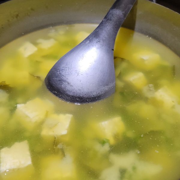 🐟鮭魚豆腐味噌湯：翁筱婷 一起做