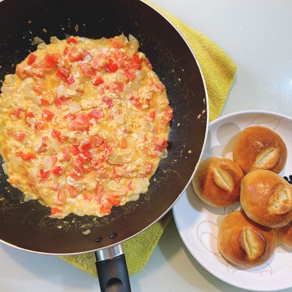 来個土耳其早餐吧！(1)土式番茄炒蛋：伊芝米 一起做