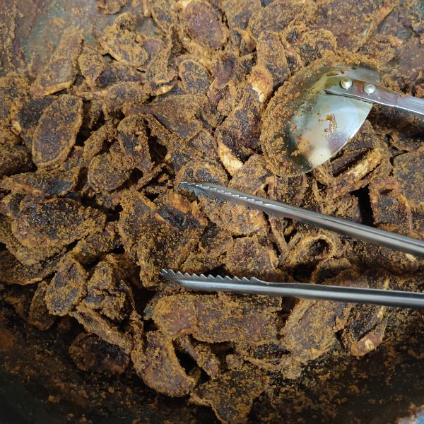 手工慢炒黑糖薑片 : Cat Jheng一起做