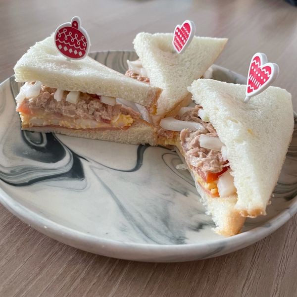 蕃茄鮪魚火腿蛋沙拉三明治 : Penny一起做