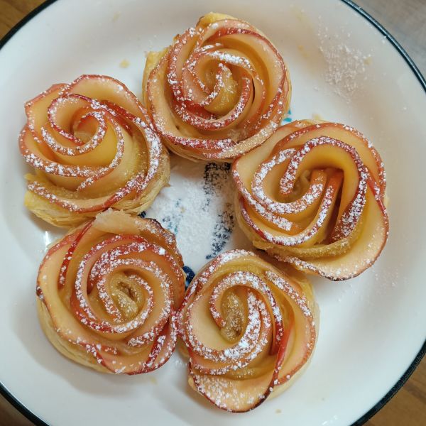 「氣炸鍋」酥皮玫瑰蘋果派肉桂捲 : Jill Huang一起做