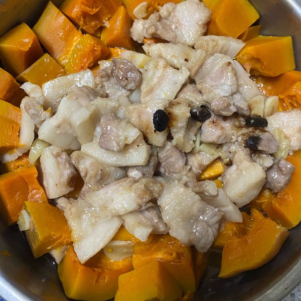 南瓜豆鼓蒸肉：冬冬 一起做