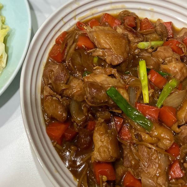 洋蔥燒雞肉：孫彩玲 一起做