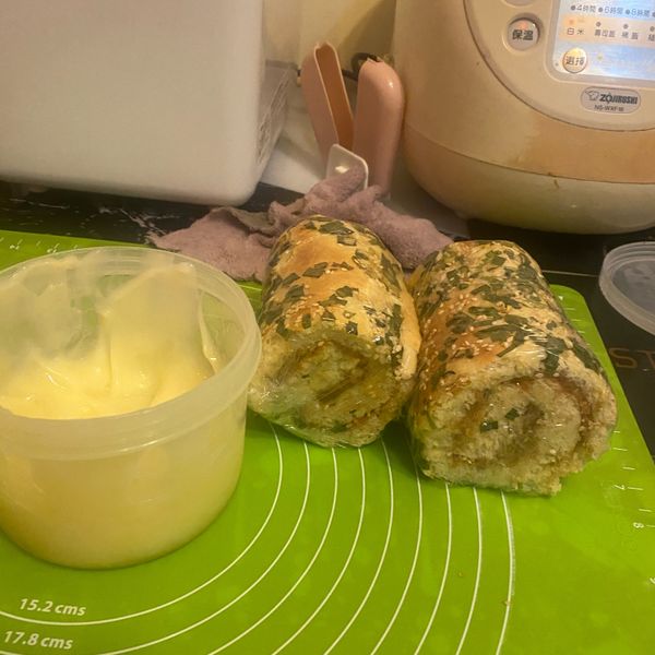 蔥花肉鬆麵包 : 莊欣欣一起做